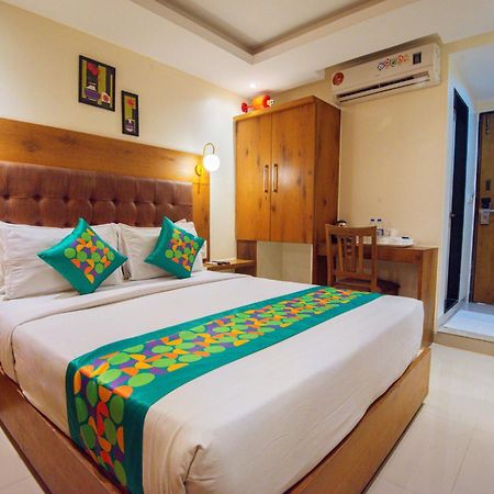 Treebo Anam International Hotel Мумбай Екстериор снимка