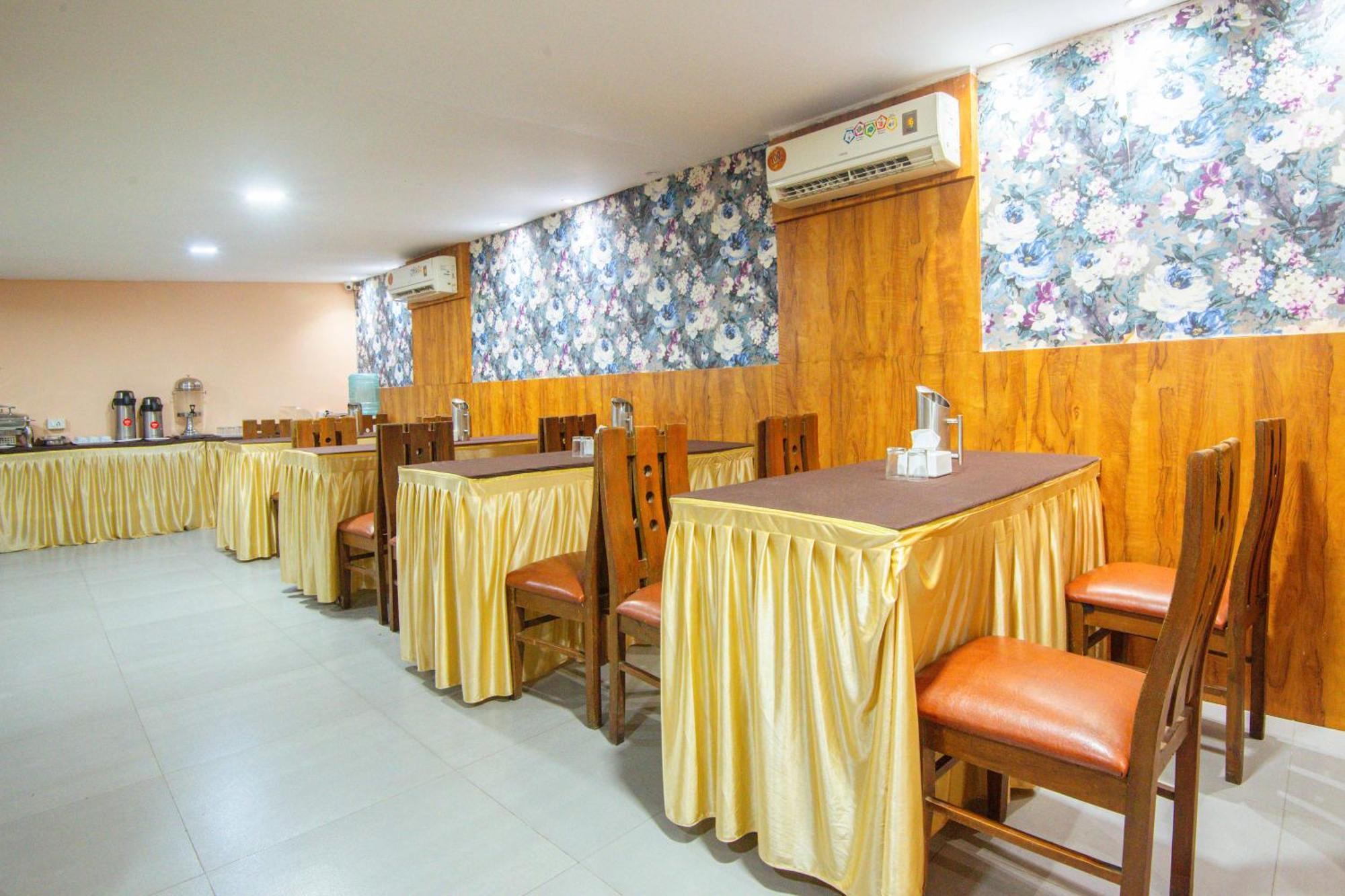 Treebo Anam International Hotel Мумбай Екстериор снимка