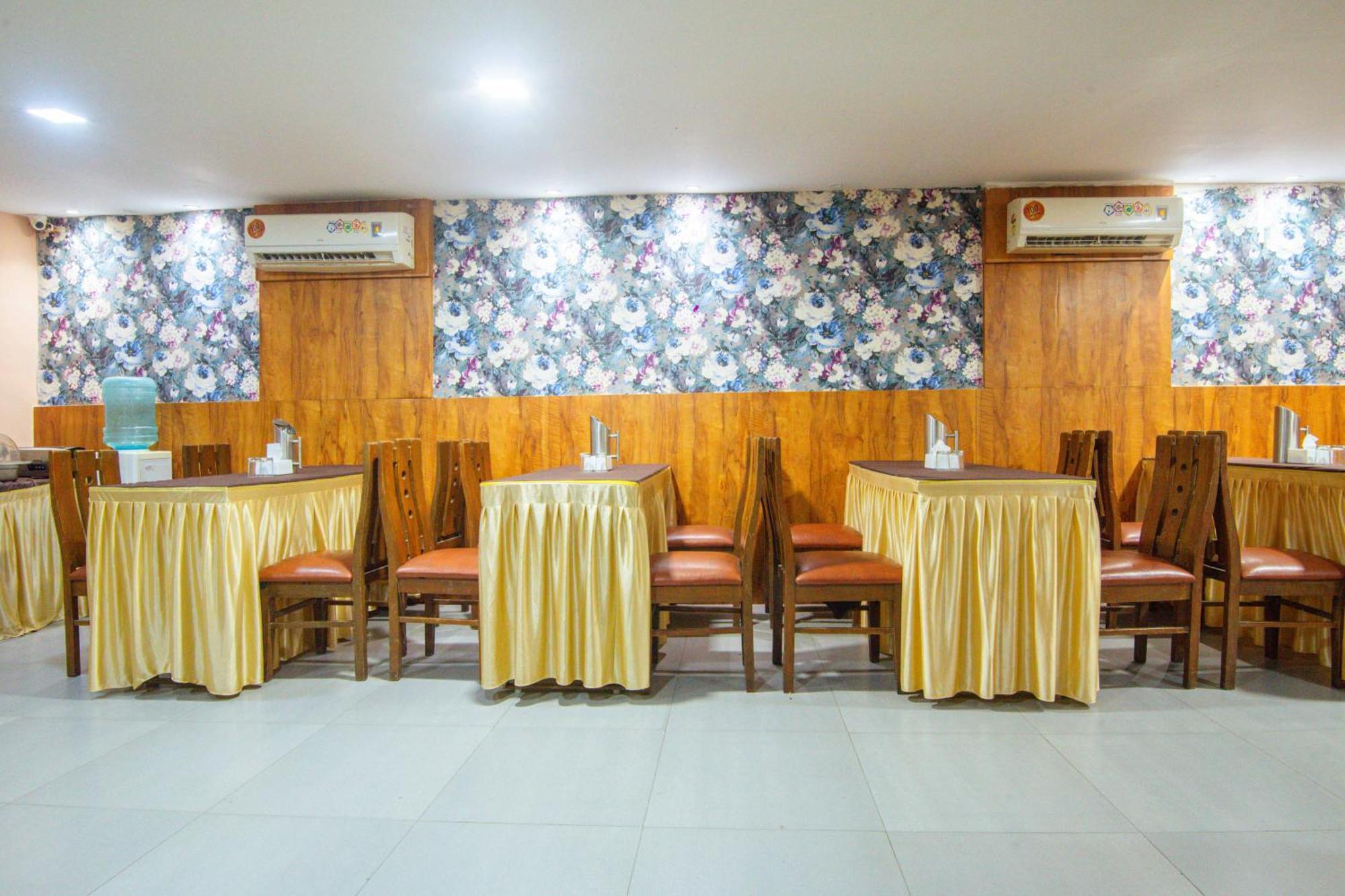 Treebo Anam International Hotel Мумбай Екстериор снимка