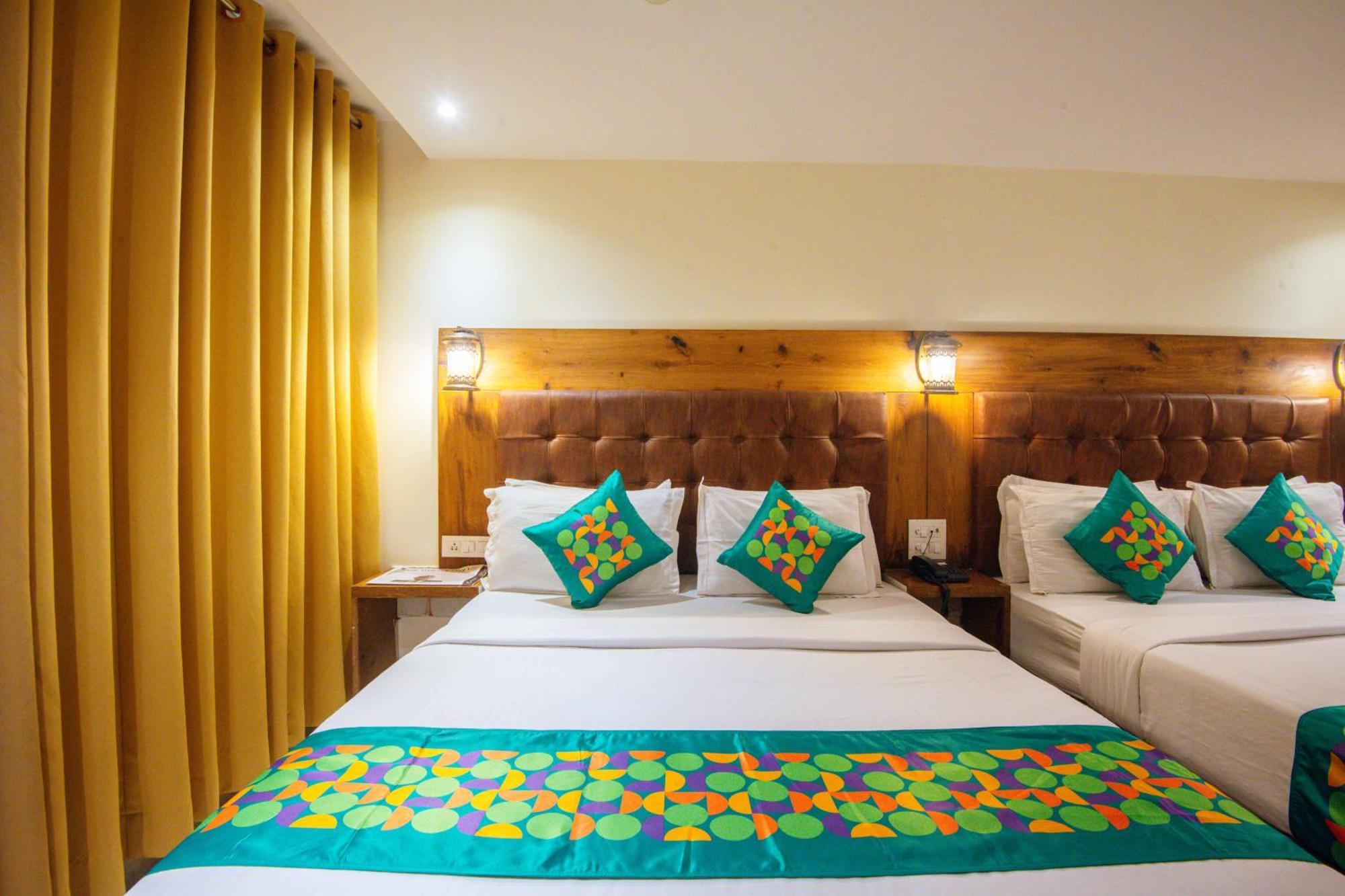 Treebo Anam International Hotel Мумбай Екстериор снимка
